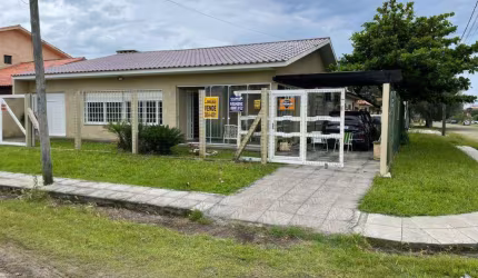 Casa 3 Dormitórios à venda no Bairro Barra com 136 m² de área privativa - 1 vaga de garagem