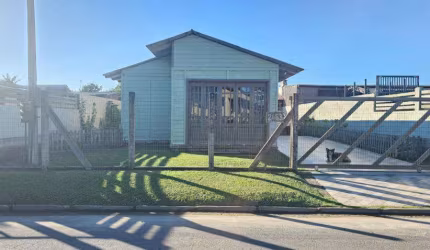 Casa 2 Dormitórios à venda no Bairro Zona Nova com 65 m² de área privativa