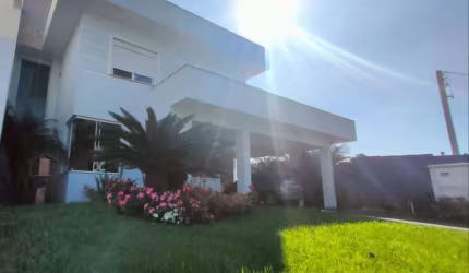 Casa 4 Dormitórios à venda no Bairro Petrobras com 150 m² de área privativa - 2 vagas de garagem