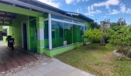 Casa 4 Dormitórios à venda no Bairro São Francisco com 176 m² de área privativa - 1 vaga de garagem