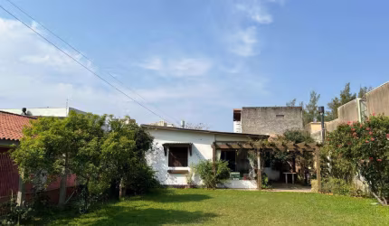 Casa 3 Dormitórios à venda no Bairro Centro com 98 m² de área privativa