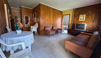 Casa 3 Dormitórios à venda no Bairro Barra com 100 m² de área privativa - 1 vaga de garagem