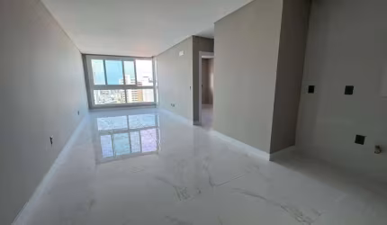 Apartamento 2 Dormitórios à venda no Bairro Centro com 80 m² de área privativa - 1 vaga de garagem