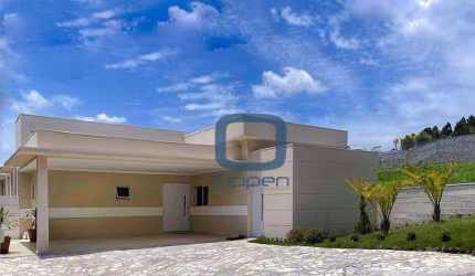 Belíssima casa térrea com 4 suítes sendo 1 suíte master, à venda, 340 m² por R$ 2.000.000 - Centro - Vinhedo/SP