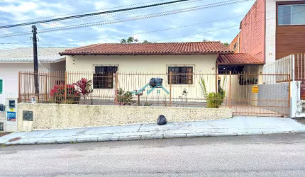 Casa à venda em São José, Bela Vista, com 3 quartos, com 160 m²