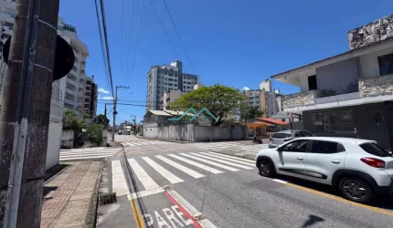 Casa à venda em Florianópolis, Balneário, com 3 quartos, com 180 m²