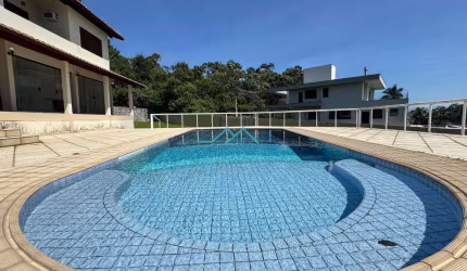 Casa para alugar em Florianópolis, Cacupé, com 4 quartos, com 350 m², Condomínio Cambirela