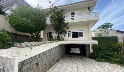 Casa com 5 quartos à venda na Rua Papa João XXIII, 262, Coqueiros, Florianópolis por R$ 2.350.000