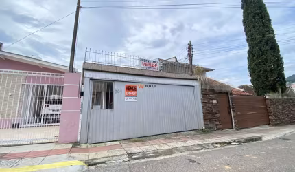 Casa com 2 quartos à venda na Rua Padre Schrader, 201, Agronômica, Florianópolis por R$ 1.200.000