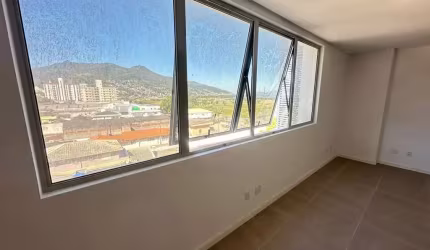Sala comercial à venda na Rua José Brognoli, 117, Saco dos Limões, Florianópolis por R$ 385.000