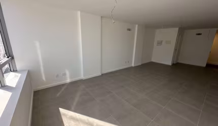 Sala comercial à venda na Rua José Brognoli, 117, Saco dos Limões, Florianópolis por R$ 340.000