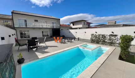 Casa com 3 quartos à venda na Rua Ambrósio Alzemiro dos Santos, 88, Ponte do Imaruim, Palhoça por R$ 1.200.000