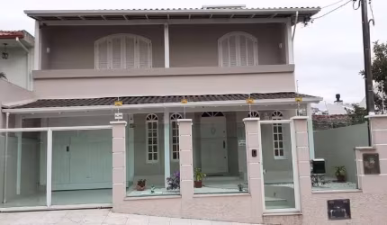 Casa com 4 quartos à venda na São Jorge, 252, Floresta, São José por R$ 1.650.000