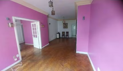 Oportunidade em local nobre andar alto bom prédio e vista livre