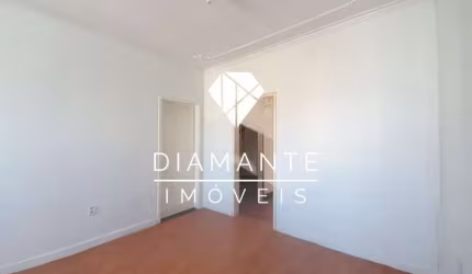 Casa com 3 quartos à venda na Rua Antônio Divan, Teresópolis, Porto Alegre por R$ 429.900
