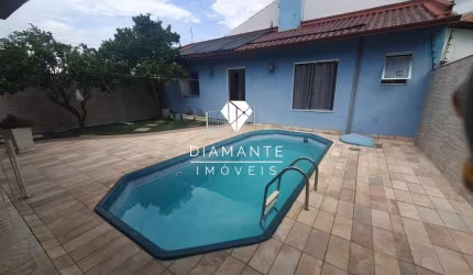 Casa com 2 quartos à venda na Rua Eliza Tevah, Hípica, Porto Alegre por R$ 615.000
