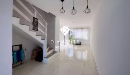 Casa com 2 quartos à venda na Rua Luzinete Alves Aragon, Hípica, Porto Alegre por R$ 319.000