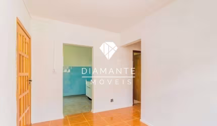 Apartamento com 2 quartos à venda na Travessa Escobar, Camaquã, Porto Alegre por R$ 180.000