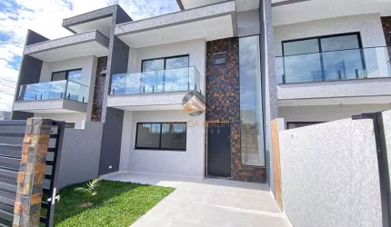 Sobrado novo quadra mar a venda em Matinhos