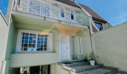 Casa com 4 quartos à venda na Rua Leôncio Derosso, 1312, Xaxim, Curitiba por R$ 1.200.000