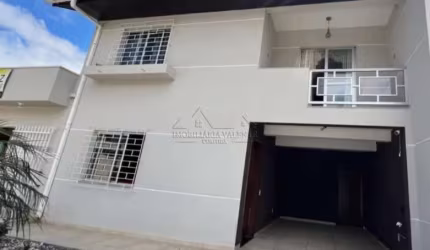 Casa com 3 quartos à venda na Rua José Miranda de Castro, 31, Portão, Curitiba, 111 m2 por R$ 750.000