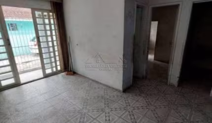 Casa com 4 quartos à venda na Rua Paulo Setúbal, 5216, Boqueirão, Curitiba por R$ 200.000