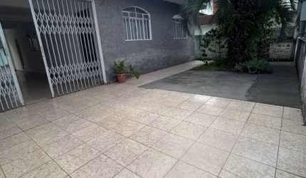 Casa com 2 quartos à venda na Rua Waldemar Cavanha, 169, Campo Comprido, Curitiba, 200 m2 por R$ 600.000