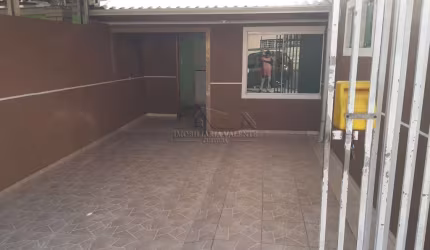 Casa com 3 quartos à venda na Rua Coronel Victor Agner Kendrick, 427, Sítio Cercado, Curitiba por R$ 400.000