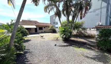 Terreno à venda no Aventureiro, por 500 mil