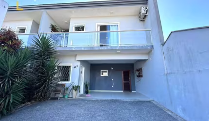 Casa à venda no Jardim Iririu em Joinville SCpor 598 mil