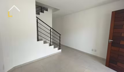 Casa com 2 dormitórios à venda, 88 m² por R$ 375.000,00 - Nova Brasília - Joinville/SC