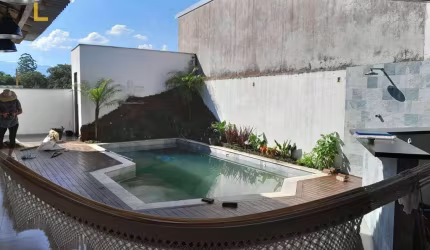 Casa com 3 dormitórios com piscina à venda, 297 m² por R$ 1.800.000 - Pirabeiraba - Joinville/SC