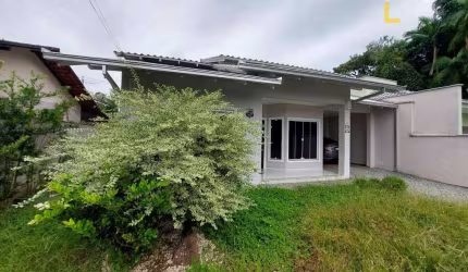 Casa com 3 dormitórios à venda, 189 m² por R$ 1.000.000,00 - Centro (Pirabeiraba) - Joinville/SC