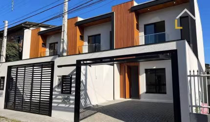 Casa com 3 dormitórios à venda, 103 m² por R$ 730.000,00 - Anita Garibaldi - Joinville/SC