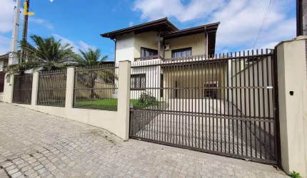 CASA NO BAIRRO FLORESTA EM JOINVILLE!