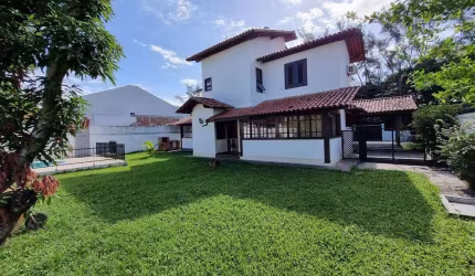 Asset Imóveis vende casa duplex em Camboinhas com 4 quartos (2suítes), 300m², por R$ 2.600.000