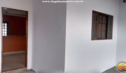 Casa para Venda em Caraguatatuba, Porto Novo, 2 dormitórios, 1 suíte, 2 banheiros, 1 vaga