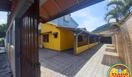 Casa para Venda em Caraguatatuba, Sumaré, 2 dormitórios, 1 suíte, 2 banheiros, 3 vagas