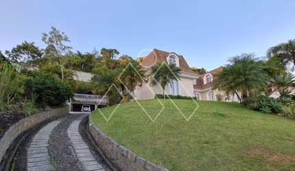 Condomínio Vila Rica, sobrado (alto padrão) com 7 quartos (5 suítes), área útil de 516m² e mobiliado