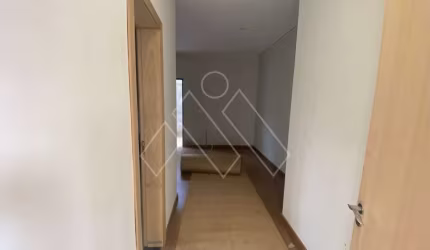 Casa térrea com 3 suites internas e uma suíte externa multifuncional