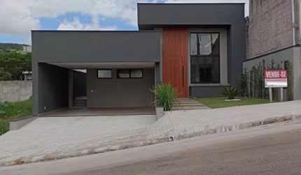 Casa em Condomínio para Venda em Bragança Paulista, Portal da Serra, 3 dormitórios, 1 suíte, 2 banheiros, 2 vagas