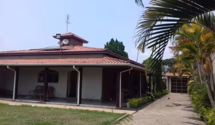 Excelente Chácara em Taubaté.