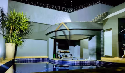 Ótima Casa com Piscina - Taubaté-SP