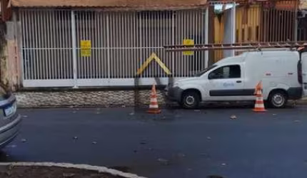 Sobrado com Ponto Comercial na Av. Independência, Taubaté