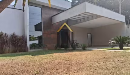 Alugo casa em Condomínio fechado em Taubaté, Quiririm- Alto Padrão