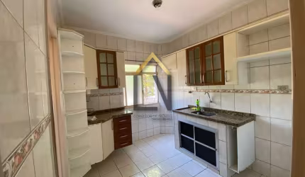 Apartamento no Centro com 02 vagas de garagem cobertas e 02 dormitório