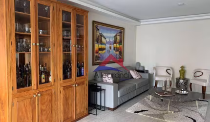 4 dormitórios (2 suites, 1 com closet), todo reformado, em excelente localização