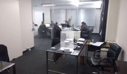 SALA COMEERCIAL - 153 m²  -  CENTRO - RUA SÃO BENTO