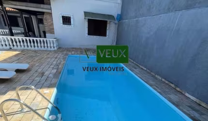 Casa com piscina próximo a praia em  Caraguatatuba