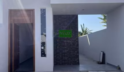 Excelente casa a venda  Balneário dos Golfinhos, Caraguatatuba-SP Possui 3 dormitórios